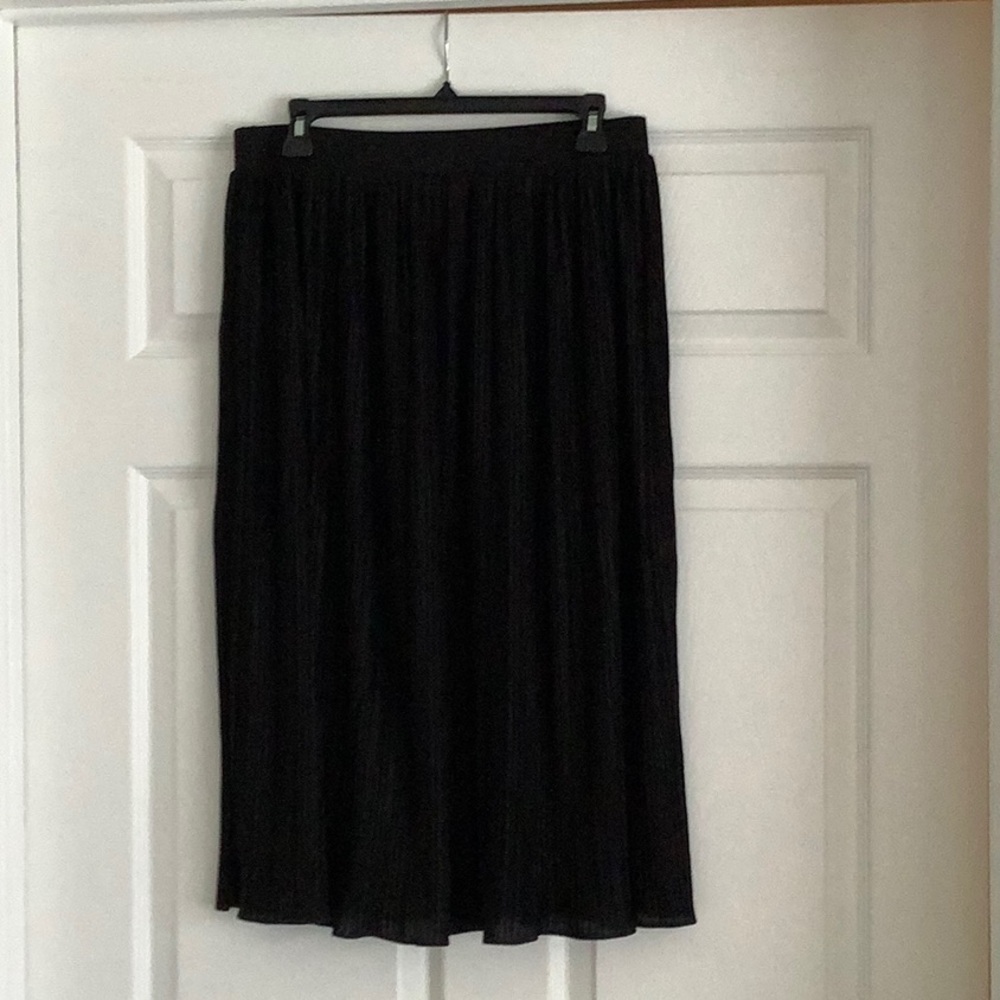 Gorgeous black skirt